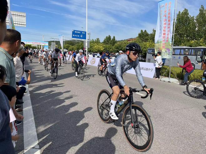 第八届和谐杯京津冀国际公路自行车挑战赛蓟州区分站赛拉开帷幕(图3)